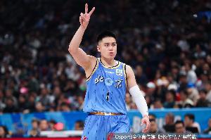陈盈骏： 追逐总冠军是目标&续约首选争冠球队 要提升处理球能力